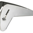 In acciaio inox 304 lucidato, fabbricato in lamiera. Sfrutta la forma delle Bruce e Trefoil® al fine di essere autobloccante. Puleggia in nylon.