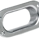 In acciaio inox AISI 316 lucidato a specchio, nessuna vite a vista dall'esterno.