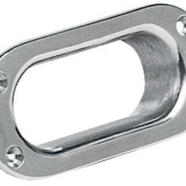 In acciaio inox AISI 316 lucidato a specchio, nessuna vite a vista dall'esterno.