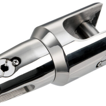 In acciaio inox AISI 316 lucidato.