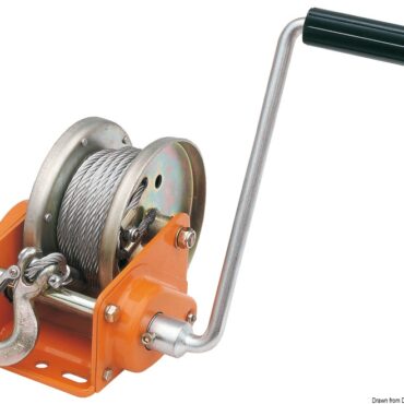 Il meccanismo autobloccante (agisce con un carico minimo di 25 kg) permette di usare il verricello in tutta sicurezza. Nessun ingranaggio esterno. Carcassa in acciaio zinco-cromato e verniciato con polveri epossidiche.