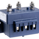 Gruppi di potenza per comando verricelli salpa ancora con motori a 3 o 4 fili o magneti permanenti. Grado di protezione IP56. Abbinabili a tutti i comandi a piede a mano o portatili.