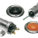 Completi di pedale in gomma e ghiera inox lucidata a specchio, a tenuta stagna.Può fuonzionare con pulsantiera a pedale, comandi manuali e comandi a pannello.