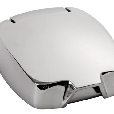 Realizzato interamente in acciaio inox AISI 316 lucidato a specchio, con copritasto integrale per una maggiore sicurezza di protezione.Completamente stagno, ideale per azionare i teleruttori sottocoperta, facilmente installabile con quattro viti autofilettanti.