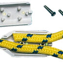 In materiale plastico composito. Sono leggeri, inossidabili ed affidabili. Consentono di creare facilmente cappi ed impiombature con redance sulle cime. Adatti sia per treccia che per cima a 3 capi.