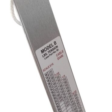 Utili per individuare l'esatta tensione da dare alle sartie. Realizzati in alluminio e acciaio inox. Estremamente pratici e di facile uso.