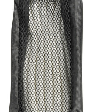 In poliestere alta tenacità, con redancia inox e impiombatura fatta a mano.