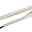 Fabbricato in poliestere resistente UV. Fissaggio con chiusura a strappo e nastri agli estremi. Proteggono le cime dalla spigolosità dei passacavi o delle falchette nelle barche a vela.