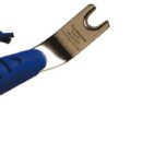 Utile per aprire i bottoni automatici senza correre il rischio di strapparli dal tessuto.