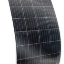 Fabbricati con celle solari aerospaziali ad alta performance. Sono pannelli di ultima generazione ultrasottili, solo 1,7 mm, e ultraflessibili. Efficienza celle mono 17,25%. Il pannello è composto da un sandwich formato da un supporto plastico + celle solari + rivestimento superficiale in resina epossidico UV resistente. Il fissaggio avviene tramite biadesivo. Cavo di connessione con spina MC4 incluso.Versione A: pannelli mono-cristallini.Versione B: equipaggiati con celle americane ad altissima efficienza Sun Power. Si ottiene un minor ingombro con un'efficienza superiore del 23% rispetto alle celle standard.
