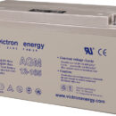 Dotate di tecnologia VRLA, sono sigillate ed il gas esce attraverso valvole di sicurezza solo in caso di sovraccarico o guasto alle celle.Hanno ottime prestazioni ad elevata intensità di corrente.Sono caratterizzate da una bassa autoscarica, permettendo alle batterie di essere conservate fino ad un anno senza bisogno di ricarica.Sono dotate di un eccezionale recupero, anche dopo una scarica profonda e prolungata. Nessuna manutenzione.