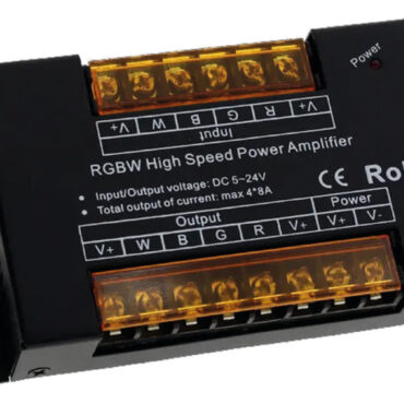 Amplificatore da abbinare alle luci in caso di potenza installata superiore a 384 W a 12 V / 768 W a 24 V.