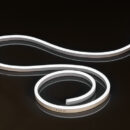 Barre da 3 m. Sezione quadrata 10x10 mm con corpo in silicone.Possono essere tagliate ogni 5 cm.Perfette per essere integrate nei cieli delle cabine per una illuminazione diffusa ed uniforme.Indicata sia per uso interno sia per uso esterno.Linea accessori per un uso universale.