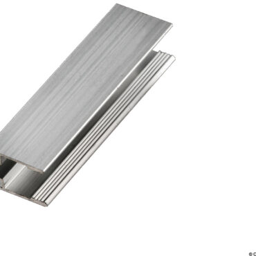 Barre da 2 m. Possono essere tagliate alla misura desiderata. Si tenga presente che il contatto "master" è ogni 50 cm (segnato sulla barra). Il taglio a questa misura è facilissimo.E' però possibile, impiegando precisione ed accuratezza, tagliare le barre anche ogni 10 cm ed ogni 5 cm, per cui la barra base da 2 m è utilizzabile senza alcuno scarto.Questa tecnologia consente di ottenere una luce uniforme e diffusa.Indicato sia per uso interno sia per uso esterno.