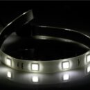 Autoadesive, impermeabili, provviste di microconnettore terminale che permette di collegarle in serie e di cavetto di collegamento con microconnettore. LED "Superbright" alta luminosità.