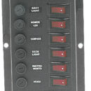 Con interruttore a bascula luminosi. Ignifugo, stampato a iniezione di colore nero.