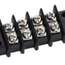 Con morsetti terminali in ottone nichelato. Separatori per evitare contatti accidentali.