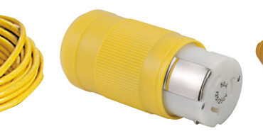 Cavo speciale "Sea Water Resistant”, premontato da un lato con spine Marinco.