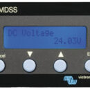 Questo pannello garantisce un facile accesso a tutti i dati importanti dei caricabatteria GMDSS e ne permette il controllo integrato di funzionamento e malfunzionamenti eventuali.