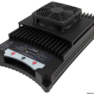 Convertitori DC/DC per caricare le batterie di servizio 12/24 V.Particolarmente adatti nel caso di imbarcazioni dotate di alternatori intelligenti, utilizzati nei motori più recenti, che non sempre generano corrente di carica corretta.