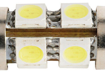 Approvati RINA in accordo al regolamento COLREG72. Consigliati per imbarcazioni di media dimensione, sono perfettamente stagni e si installano con estrema facilità. Sono completi di portalampade e lampadine.