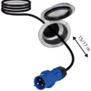 Innovativo sistema di cavo elettrico da banchina a scomparsa nello scafo.Grazie ad un dispenser avvolgibile automatico, è possibile estrarre il cavo elettrico da un box e collegarlo direttamente alla colonnina della banchina.Per riporlo basta sbloccare la tenuta del cavo e aspettare che l’avvolgitore riarrotoli automaticamente il cavo estratto.Una volta riposto il cavo, il sistema scompare all’interno dello scafo richiudendo un elegante box in acciaio inox lucidato a specchio che garantisce una tenuta ermetica IP44.L’allineamento tra avvolgitore e boccola può orientarsi in ogni direzione con un angolo massimo consigliato di 80°.Disponibile in due versioni con differente cavo da portata 16A e 32A.Avvolgitore interno fornito con staffe di fissaggio orientabili.