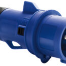 A norme CE. Corpo in policarbonato stabilizzato contro raggi UV entrata con passafilo e fermacavo integrato. Adatte per attacco banchina.