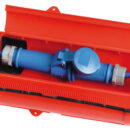 Costruita in plastica antiurto, rende impermeabile la vostra connessione elettrica. Completa di lucchetto.