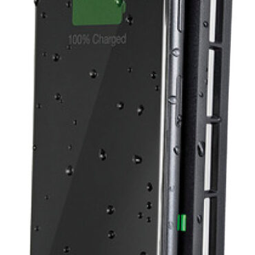 Caricatore wireless per telefono, ad alte prestazioni, progettato per la nautica. Adatto a telefoni di lunghezza minima 120 mm (4.7") e massima 173 mm (6.8").- 100% stagno IPX6;- elevato Grip di tenuta;- carcassa in alluminio anodizzato;- inserimento con una sola mano;- si installa su qualsiasi superficie piana;- LED indicatore di carica.