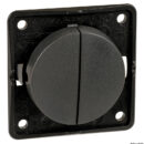 Vengono completati con le cornici di design modello "FLOW" singole o doppie.Cornice singola: 59,5x59,5 mm. Cornice doppia: 59,5x178,5 mm.