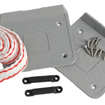 Completa di cinghia da 135 cm, fibbia regolabile, 2 piastre in plastica, 2 ponticelli ed 8 viti A2 7982 3,9x16 mm.