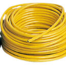 A norme europee, per il completamento delle prese di corrente. Treccia in rame multiplo ad alta conduttività. Doppia guaina di copertura, la prima, dotata di particolare resistenza, che assicura il cavo dagli urti accidentali; la seconda con particolare resistenza all’acqua marina, alla corrosione e agli olii. Conformi alla norma IEC 60228 e EN 50363.