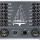 Completi di voltometro e amperometro e di staccabatteria 14.385.00. Completi di check-panel a LED extra luminosi che si accendono in corrispondenza dell’utenza in uso.