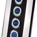 Pannelli eleganti in fibra di carbonio e acciaio inossidabile 316 con interruttori a pulsante in acciaio inossidabile da 20A.Progettato con cura con lunetta lucida nascosta da viti, etichette retroilluminate sul pulsante e finitura del pannello in fibra di carbonio 3D.Sono incluse 40 etichette adesive assortite.Protezione IP66 contro potenti getti d'acqua da tutte le direzioni.Guarnizione impermeabile inclusa.