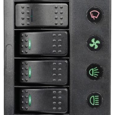Carcassa in policarbonato nero. Interruttori a bascula con incorporato LED di consenso. Provvisti di circuit breaker automatici riarmabili. Utenze con scritte retroilluminate con LED rosso se fuori servizio, con LED verde quando attive.