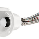 Rubinetto in ottone cromato con miscelatore in ceramica. Box in ASA con inserto in acciaio inox AISI 316.