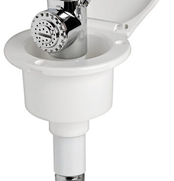 Doccia in ottone cromato, vano di allaggiamento bianco in ASA UV resistente. Sporgenza interna 45 mm.