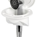 Vano con inserto in acciaio inox AISI 316. Inclinato a 45° per montaggio su piano orizzontale o verticale.Dotato di doccia Keji con testa maggiorata e spruzzatori anticalcare.