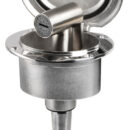 Vano doccia in acciaio inox AISI 316 con sportello autoreggente. Dotato di doccia Tiger in acciaio inox e boccola interna in gomma antivibrante.