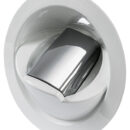 Doccia Saturn solo fredda, estetica flat , a scomparsa, installazione orizzontale o verticale.Vano doccia provvisto di una guarnizione antivibrante.Regolazione del flusso d’acqua tramite bottone push lock che consente di bloccare il getto d’acqua.