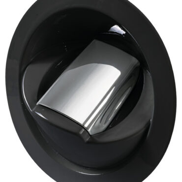 Doccia con miscelatore integrato, estetica flat, a scomparsa, installazione orizzontale o verticale.Vano doccia provvisto di una guarnizione antivibrante.Regolazione dell’acqua calda e fredda gestita tramite la rotazione del corpo della doccetta, mentre il flusso è regolato da un bottone push lock che consente di bloccare il getto d’acqua ed evitare sprechi.Il miscelatore incorporato permette una regolazione precisa della temperatura e di mantenerla tra un'apertura e l'altra.