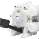 Portagomma orientabili, possibilità di montaggio in 3 posizioni, autoaspirante.