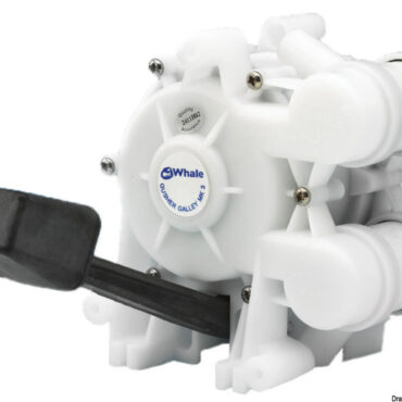 Portagomma orientabili, possibilità di montaggio in 3 posizioni, autoaspirante.