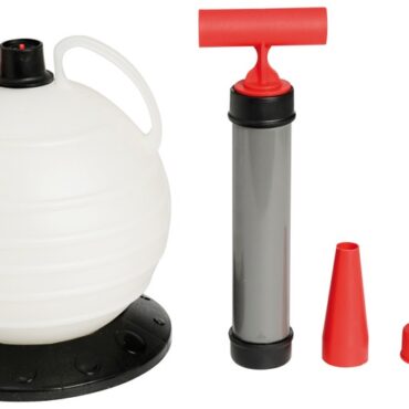 Questo apparecchio permette di togliere l'olio vecchio dal motore con grande facilità. L'olio viene prelevato attraverso l'astina di livello e raccolto nel contenitore sferico nel quale viene immesso tramite la pompa di vuoto applicata sulla sommità.