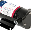 Autoadescante con giranti in neoprene. Stagna in accordo con ISO 8846 (possono essere montate nel vano motore).- Versione A: Carcassa motore smaltata in elettroforesi.- Versione B: Modello MKII con corpo pompa in resina termoindurente rinforzata in fibra di vetro + inserti inox interni.