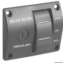 Universale per tutte le pompe con automatismo sia a galleggiante che elettronico.Completo di: interruttore a bascula "Marina” a doppio LED. 3 funzioni automatico, spento, manuale con ritorno a molla su posizione spento per non dimenticare accesa la pompa; fusibile di sicurezza.
