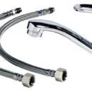 Mono comando con valvole in ceramica e becco girevole.