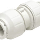 La gamma Speedfit a innesto rapido di John Guest utilizza la tecnologia data dall’azione combinata della pinzetta e della guarnizione.La pinzetta con denti in acciaio inox che aggraffa il tubo e l’O-Ring forniscono così una tenuta ermetica.