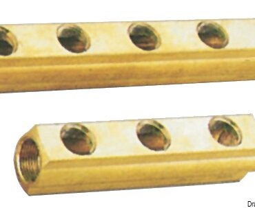 In ottone, interasse vie 50 mm.