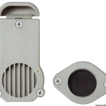 Fabbricato in nylon grigio.